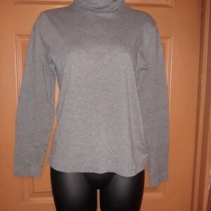 Jones New York turtleneck size small A-19  5/$25